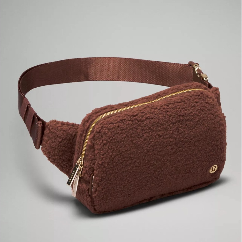 Lululemon 2L Brown Sherpa Everywhere Belt Bag in Earth Gold - Picture 4 of 11